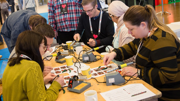 Makers Photo: Sara Arnald, CC-BY Makers Photo: Sara Arnald, CC-BY